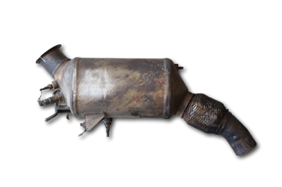 7823498-8572405-713650