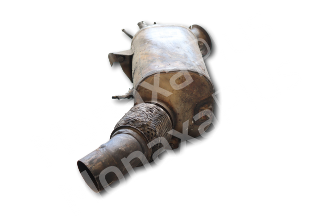 7823498-8572405-713650